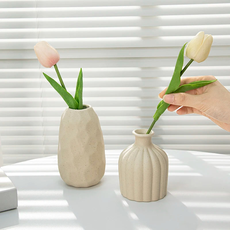 Artisan Ceramic Bud Vase – Small Glazed Vase for Single Stems