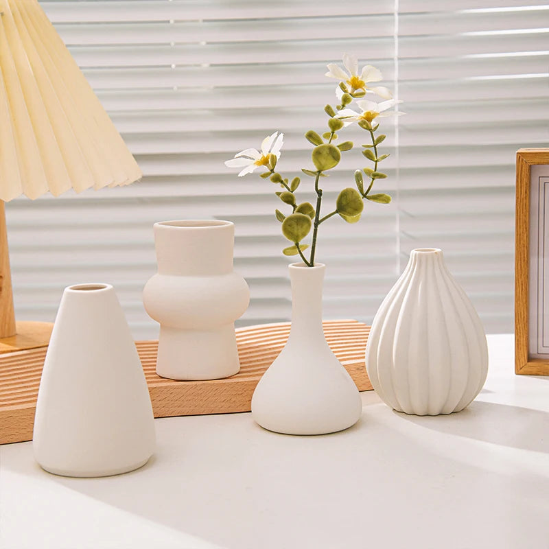 Sculpted White Ceramic Vase – Modern Decorative Vase for Shelf & Table