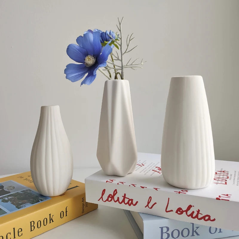 Sculpted White Ceramic Vase – Modern Decorative Vase for Shelf & Table